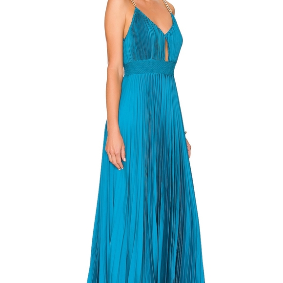 Alice + Olivia Gloria Pleated Maxi Dress in Ocean Blue - Picture 4 of 12